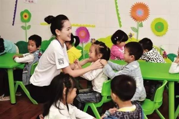 最新幼兒園招聘幼師，尋找熱愛教育、關愛孩子的靈魂工程師，共創美好未來教育之夢